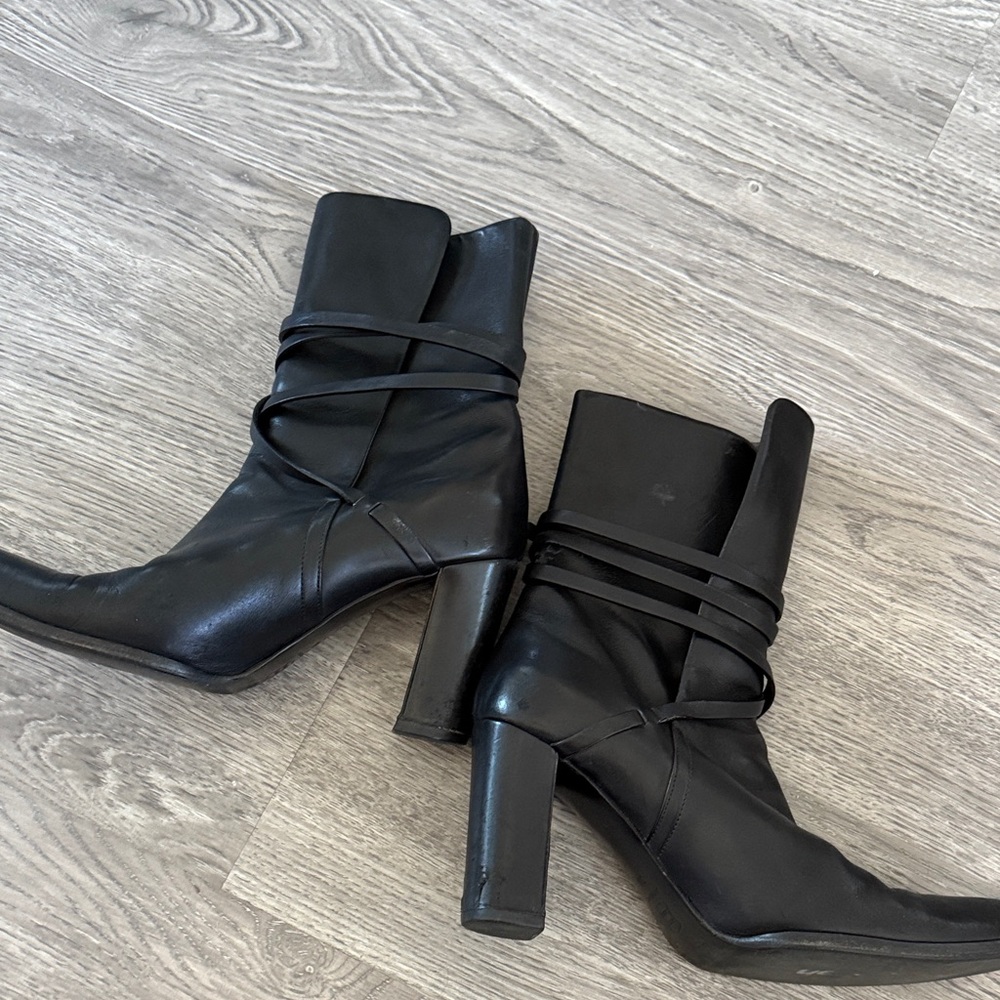 Jil Sander Black Leather Wrap-Strap Block Heel Ankle Boots - Picture 4 of 5